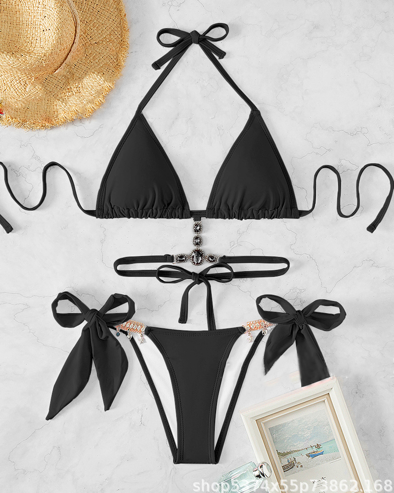 Bikini con Detalles de Estrás y Espalda Atada