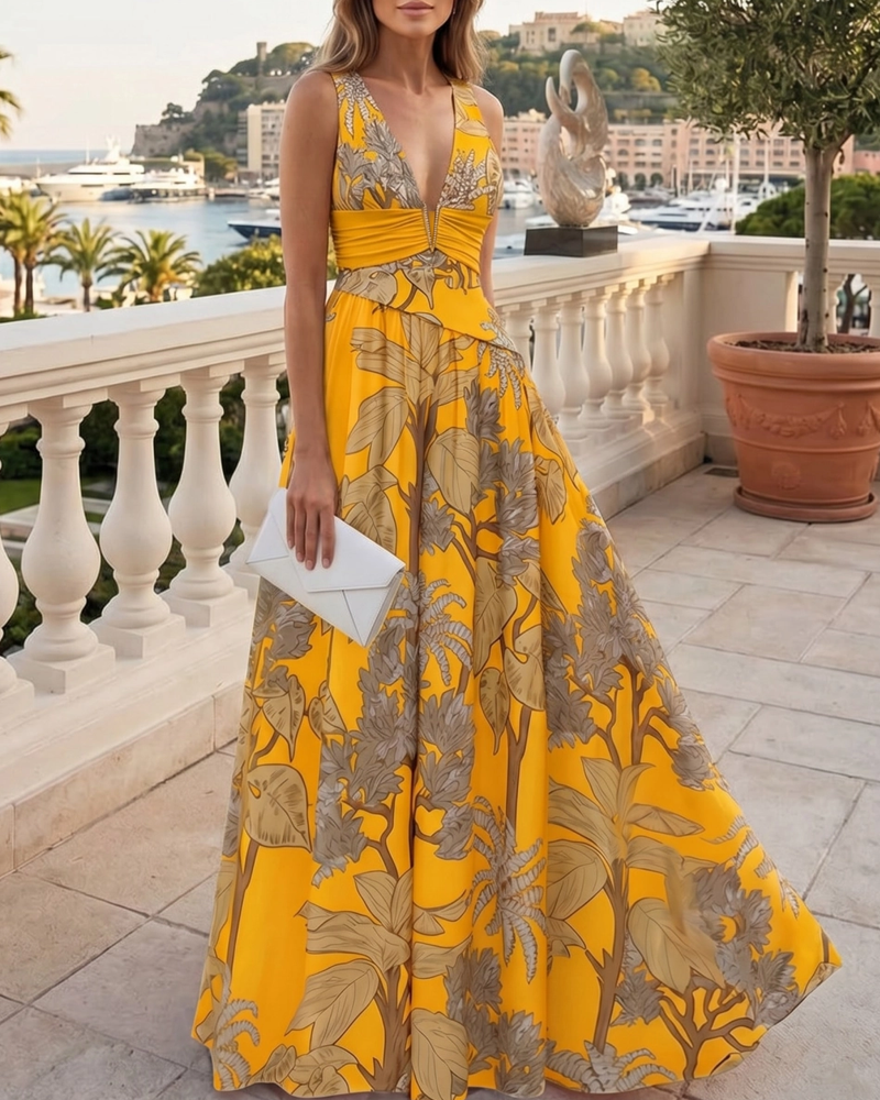 Conjunto de Baño Amarillo con Estampado de Plantas y Escote en V