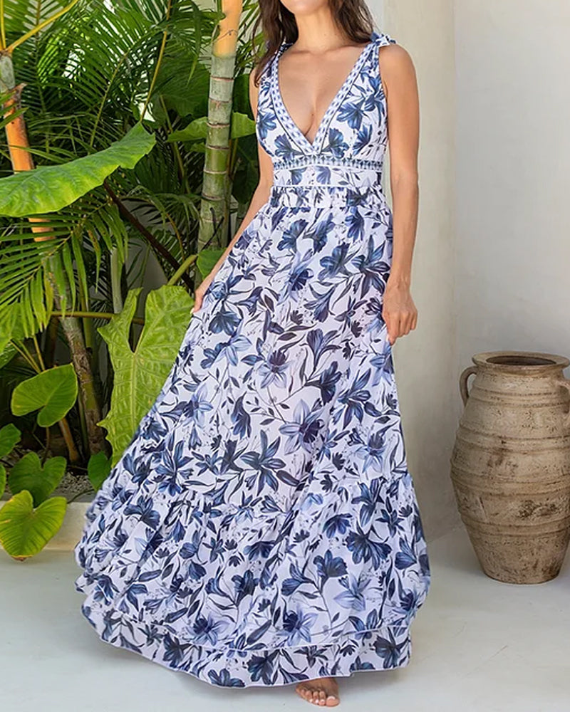 Maillot Floral Retro con Falda y Detalles de Cordones en V