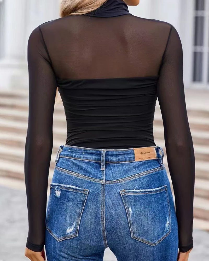 Cuerpo de Manga Larga con Cuello Alto de Malla Transparente y Detalles de Costura para Dama