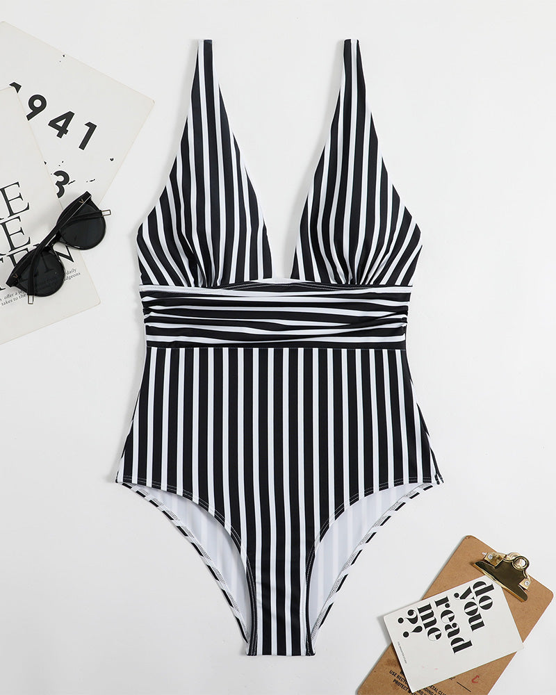Traje de Baño de Rayas con Escote Profundo
