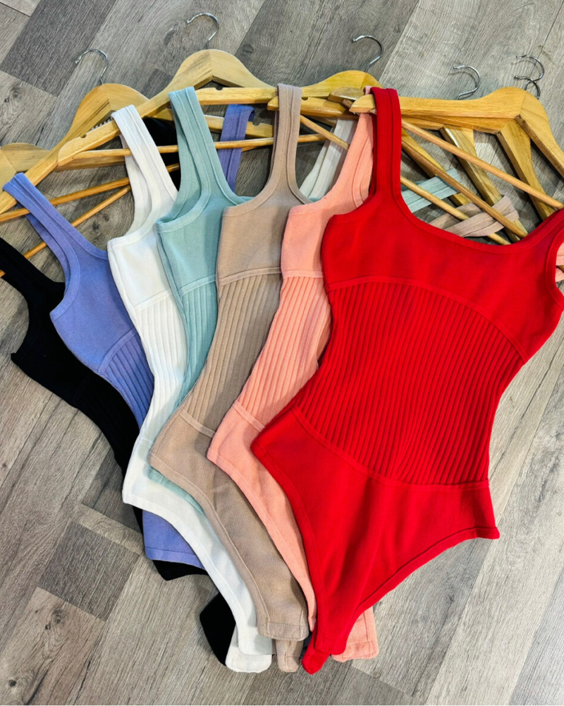 Leggings Ajustados de Tejido Elástico con Cuello en V y Sin Mangas