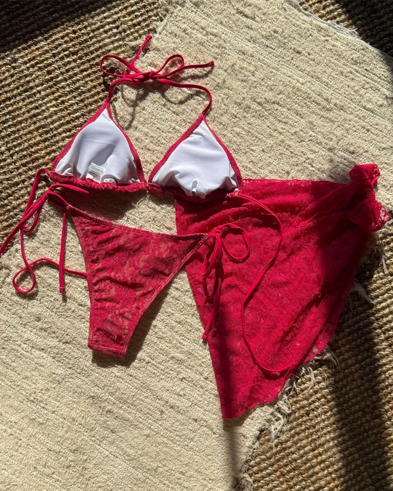 Conjunto de Bikini de Encaje Seductor con Falda de Tela de Malla