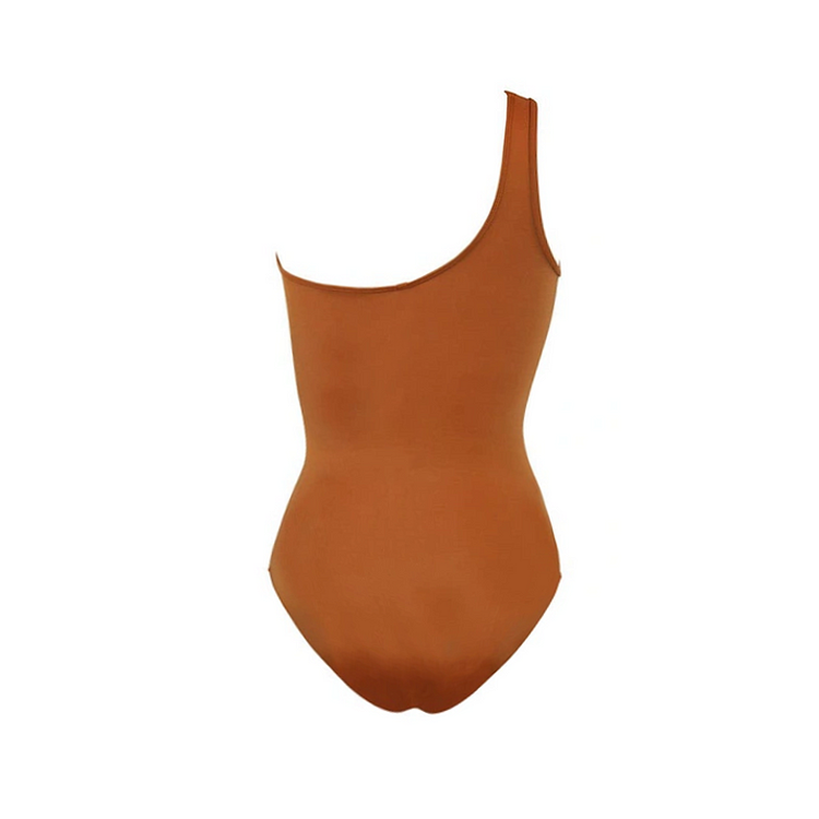 Traje de Baño de Un Hombro Arrugado en Color Óxido con Sarong Transparente