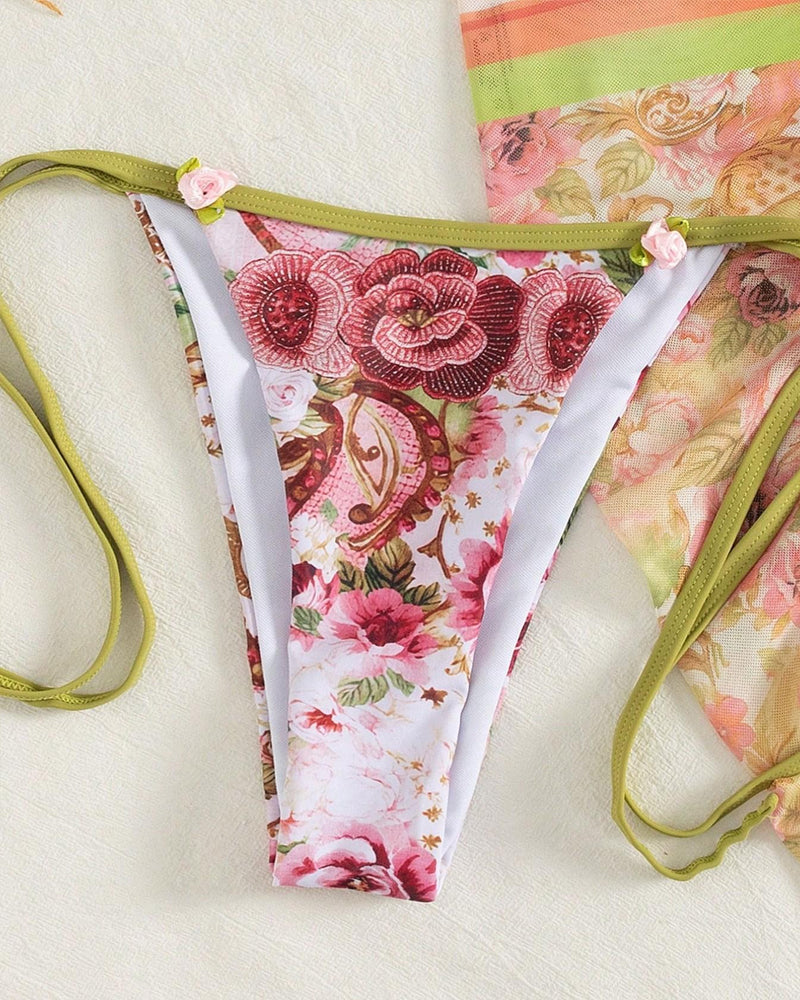 Conjunto de bikini retro con pareo floral de tres piezas