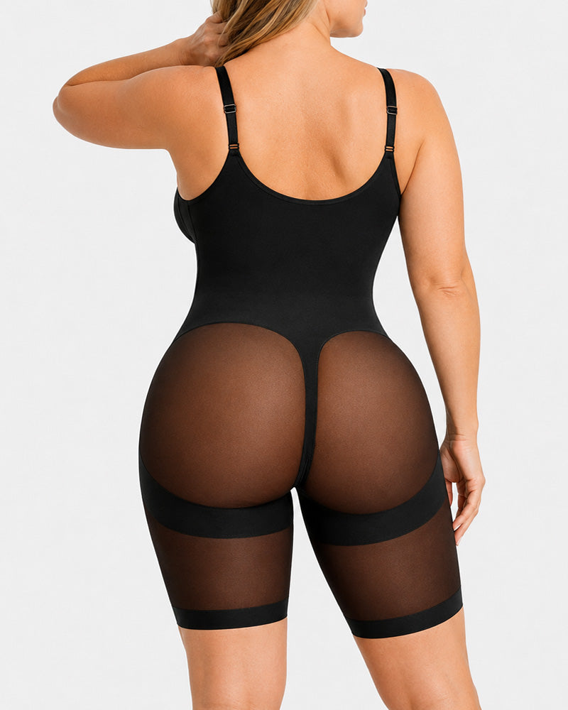 Body sin costuras con cremallera frontal hasta el muslo" can be rewritten as:

"Body sin costuras con cremallera delantera hasta el muslo