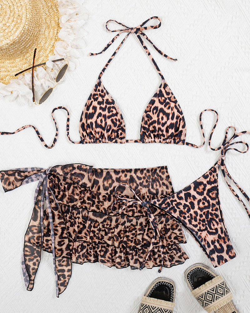 Conjunto de Bikini Sin Espalda con Estampado de Leopardo y Falda Mini con Volantes