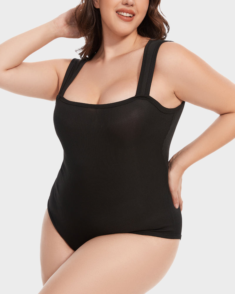 Vestido ajustado con escote cuadrado y tirantes de canalé