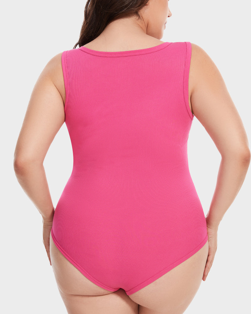 Vestido ajustado con escote cuadrado y tirantes de canalé